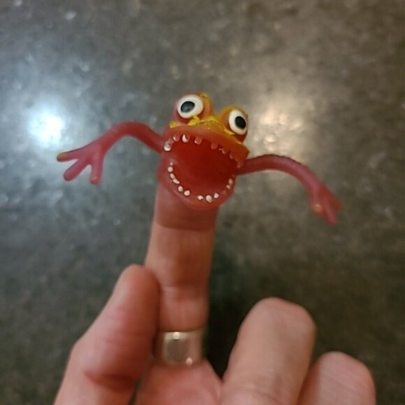 VTG Retro 1980's 1990's Rubber Monster Finger Puppet Jiggler Uglies Frights - Picture 4 of 4